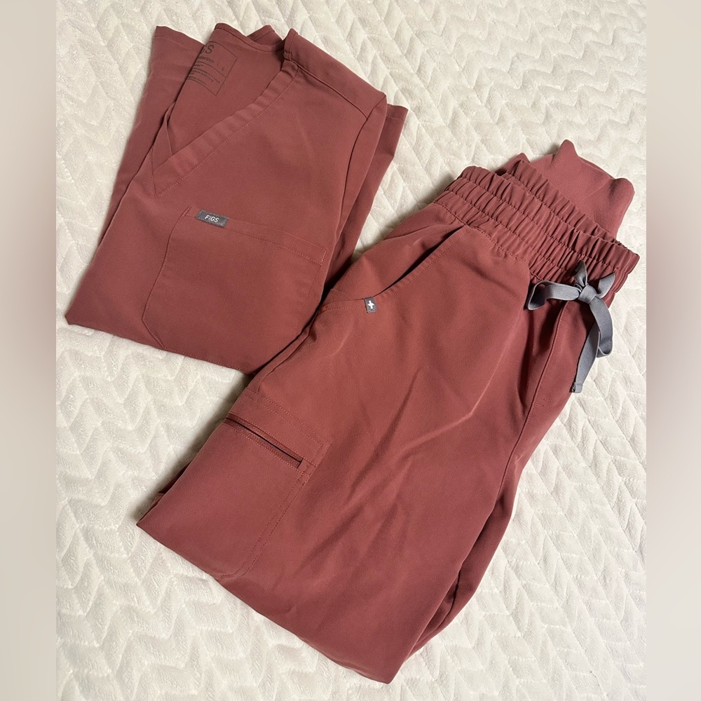 Figs scrubs set size small